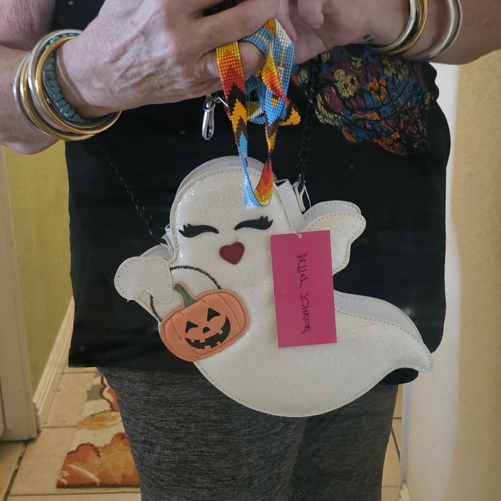 Betsey Johnson Ghost Bag with Pumpkin Charm - Picture 5 of 5